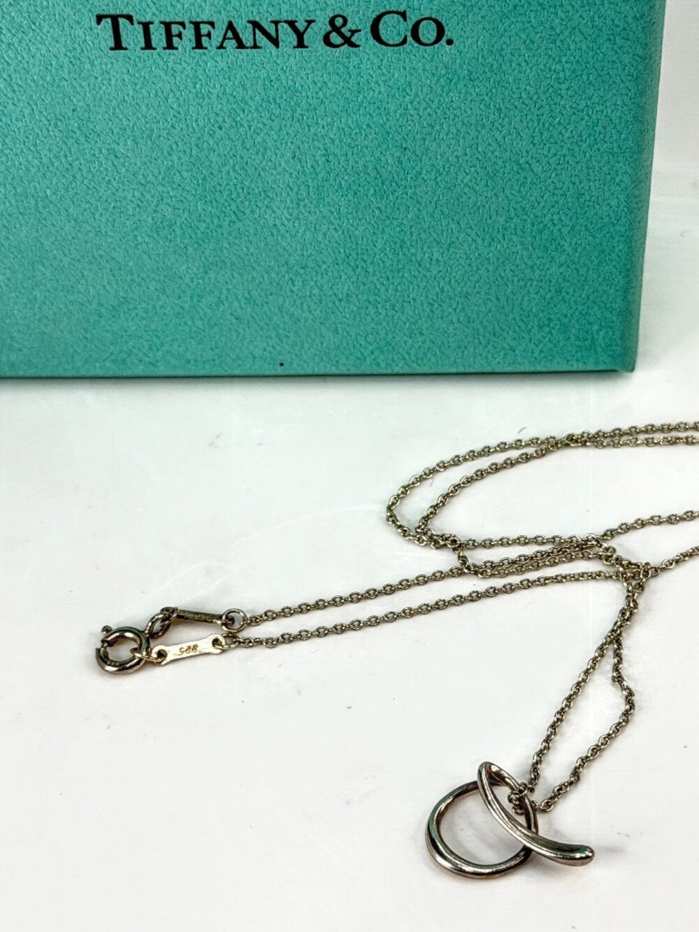 Tiffany & Co. Sterling Silver Initial Q Pendant Necklace 16" 4.3g JR2047